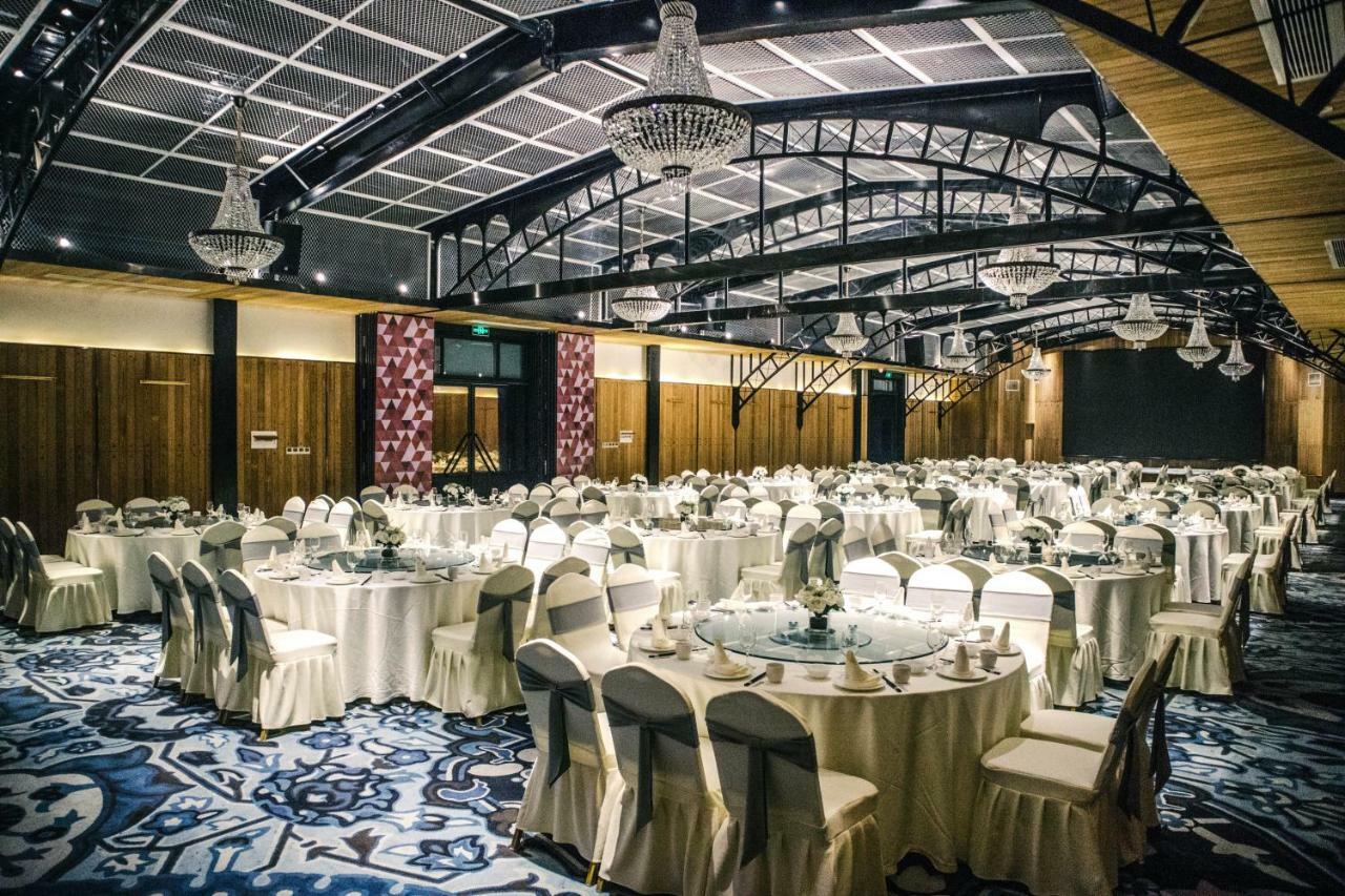 Gallery F Hotel Wuhan Zewnętrze zdjęcie