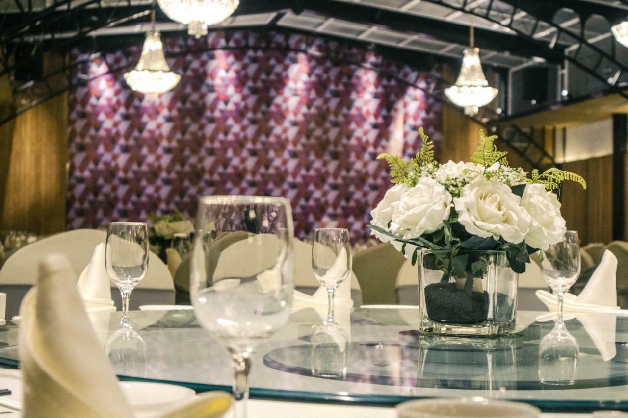 Gallery F Hotel Wuhan Zewnętrze zdjęcie