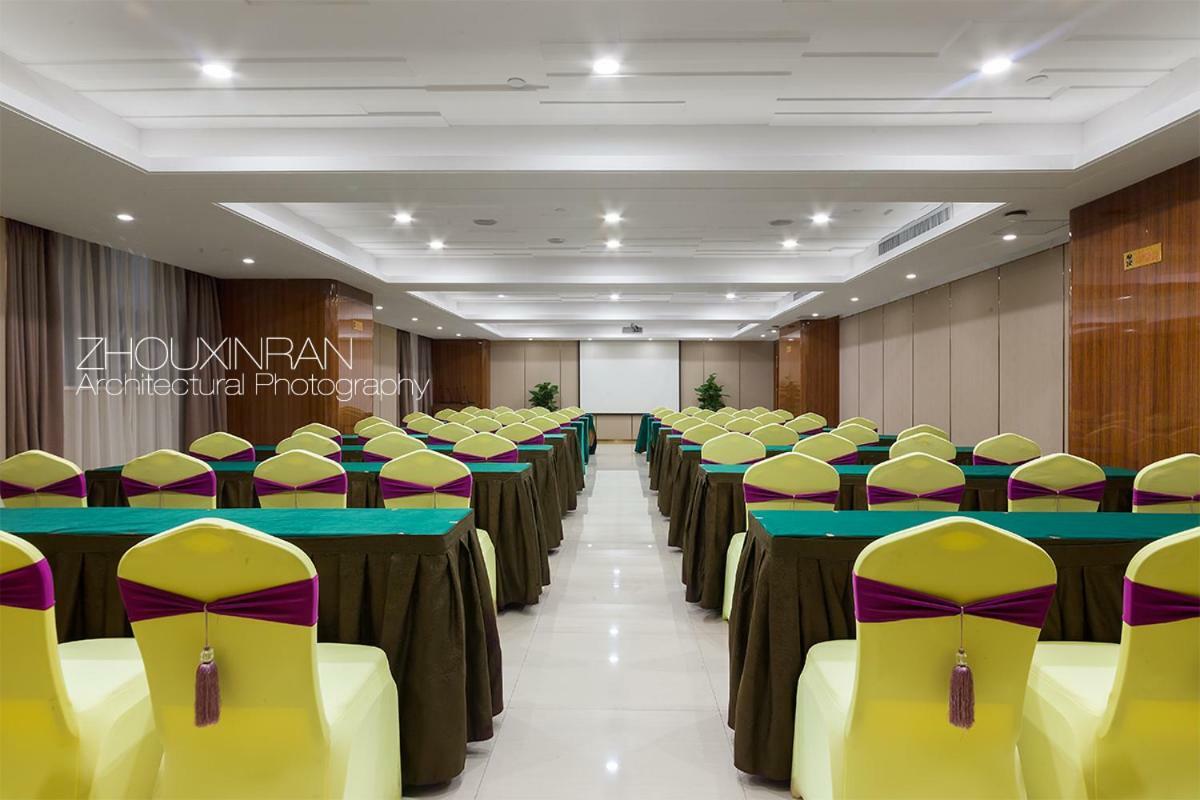 Gallery F Hotel Wuhan Zewnętrze zdjęcie