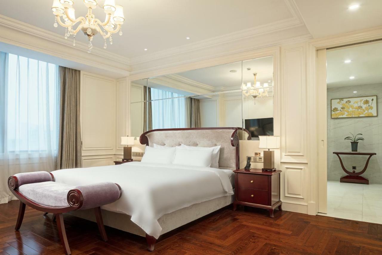 Gallery F Hotel Wuhan Zewnętrze zdjęcie